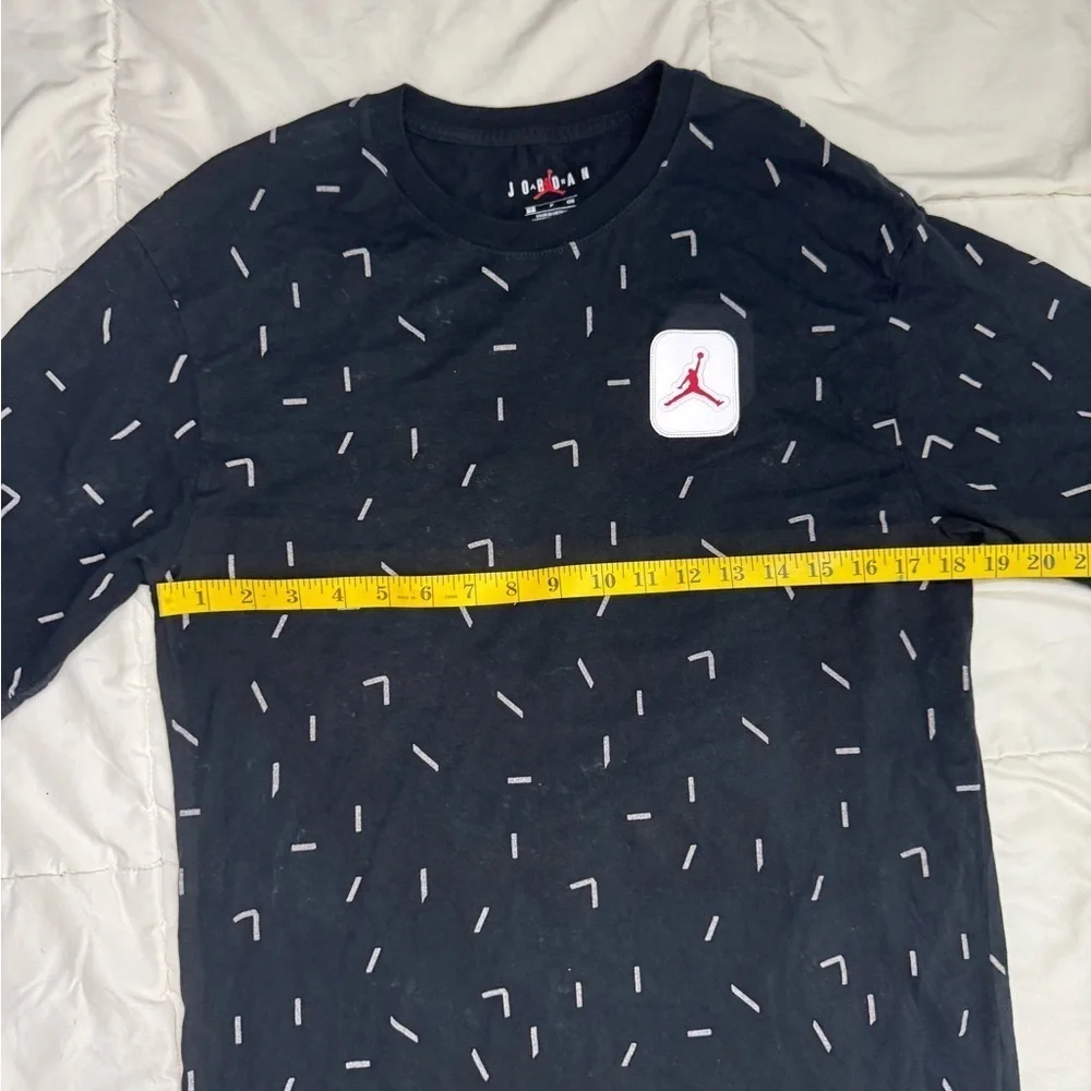 Jordan Black Patterned Men's T-Shirt Size Small.